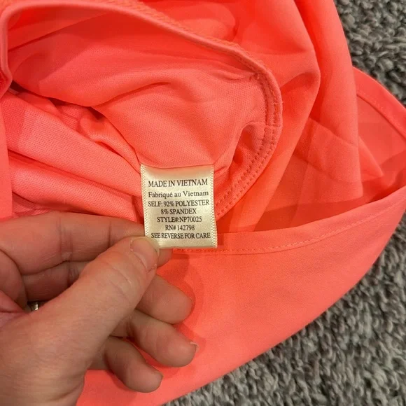 NWT New In neon coral active shorts size small. - Picture 6 of 7